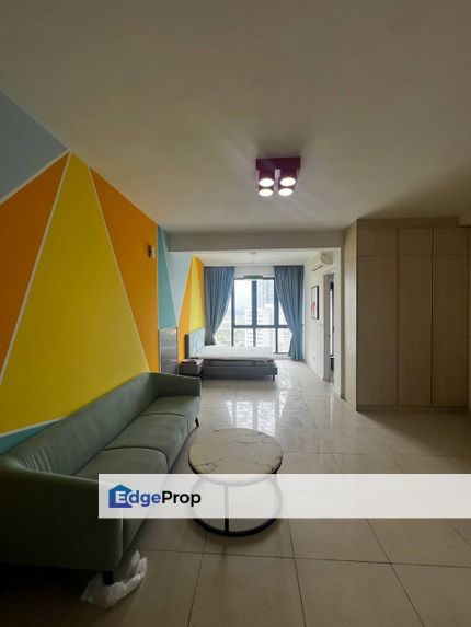 Fully furniture studio renovated mid floor at elysia park residence medini, Johor, Nusajaya