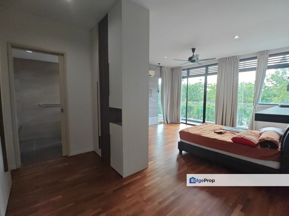 Fully furniture 4 room service apartment for rent in residensi ledang iskandar puteri, Johor, East Ledang