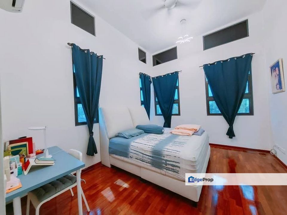 Freehold double storey cluster renovated and guarded at eco botanic iskandar puteri, Johor, Nusajaya