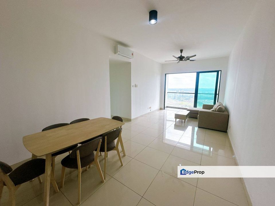 Full loan freehold 3 room service apartment at raffles suites uda utama skudai, Johor, Skudai