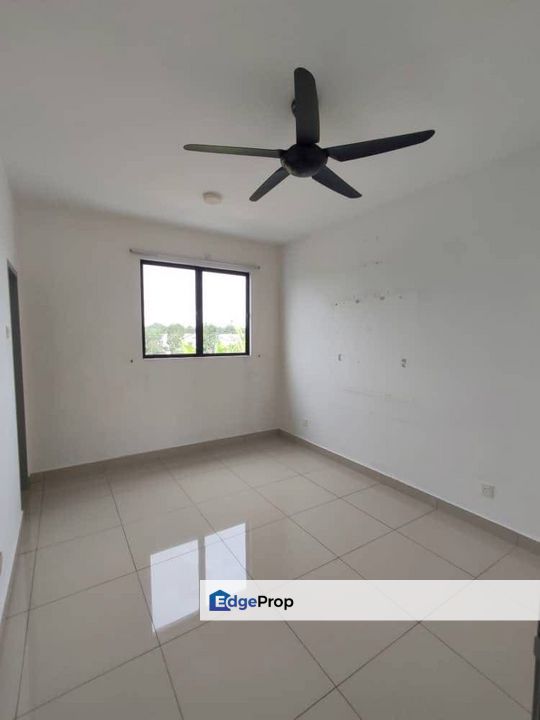 Freehold double storey landed house renovated and guarded at the crystal indahpura kulai, Johor, Kulai