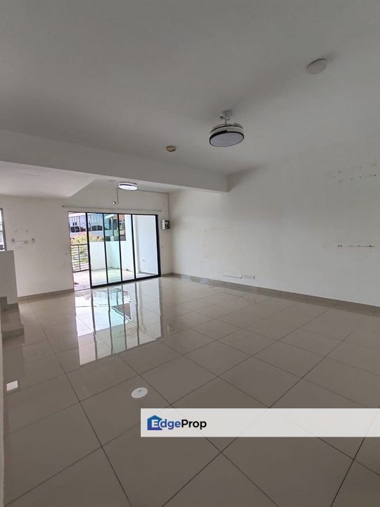 Freehold double storey landed house renovated and guarded at the crystal indahpura kulai, Johor, Kulai