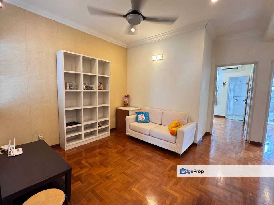 Freehold double storey superlink guarded and renovated at taman impian emas skudai, Johor, Skudai