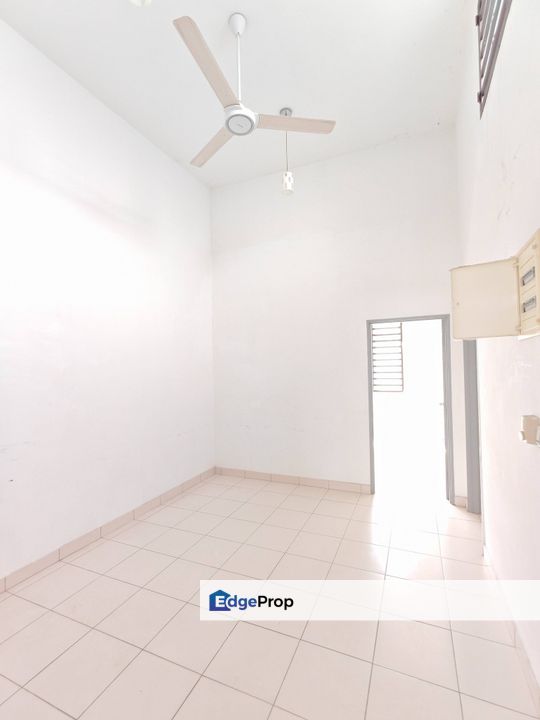 Freehold double storey landed house guarded at taman nusa idaman iskandar puteri, Johor, Nusajaya