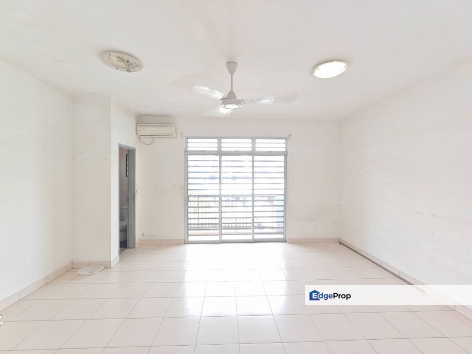 Freehold double storey landed house guarded at taman nusa idaman iskandar puteri, Johor, Nusajaya