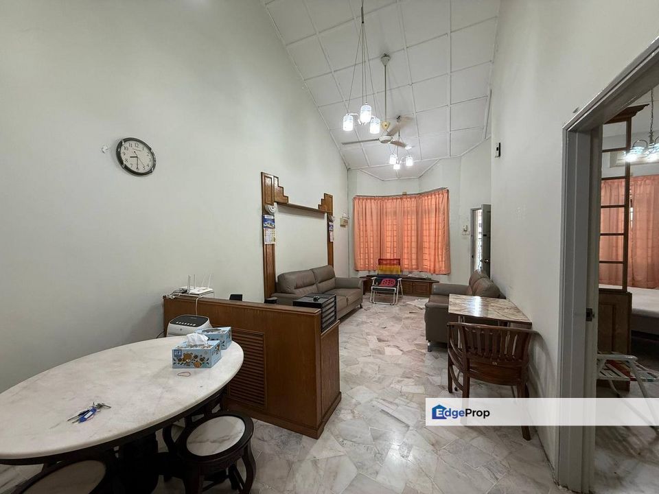 Freehold single storey landed house at bandar uda utama skudai, Johor, Skudai