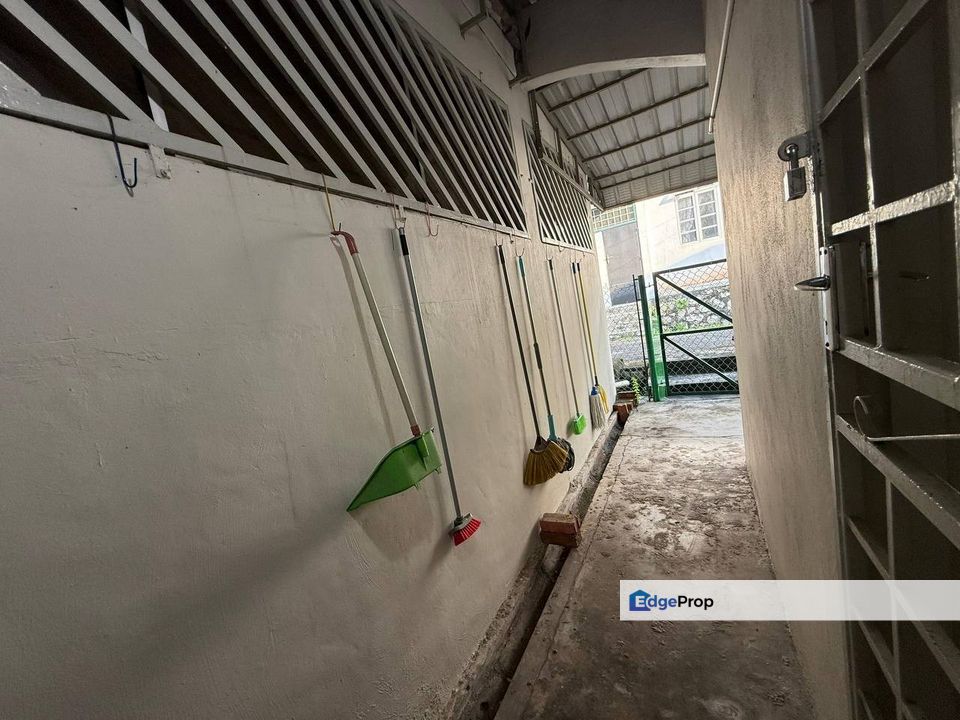 Freehold single storey landed house at bandar uda utama skudai, Johor, Skudai