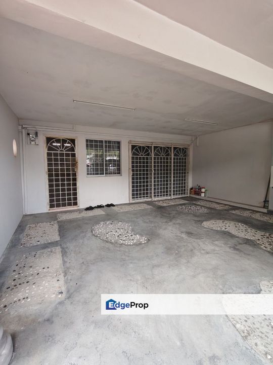 Freehold double storey landed house at taman bukit kempas skudai, Johor, Johor Bahru