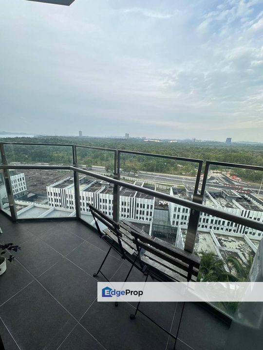 Freehold full loan studio unit mid floor at almas suites puteri harbour, Johor, 