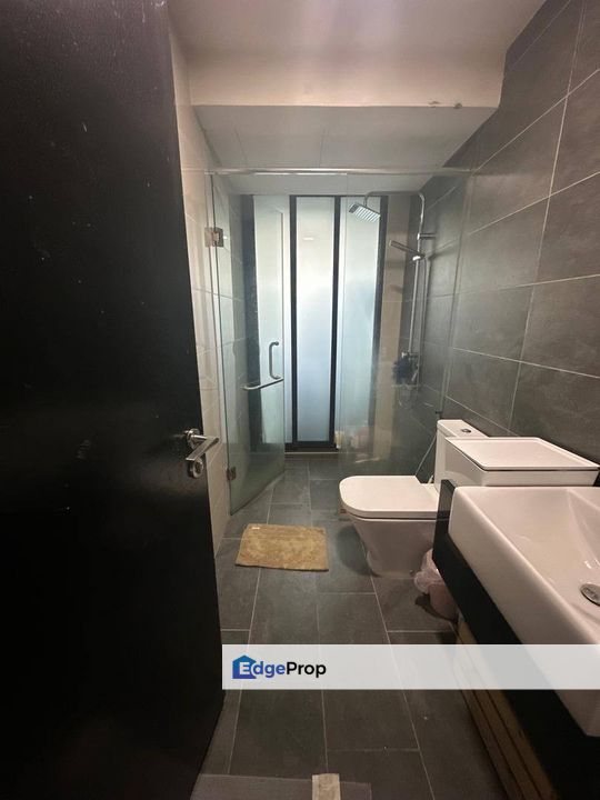 Freehold full loan studio unit mid floor at almas suites puteri harbour, Johor, 