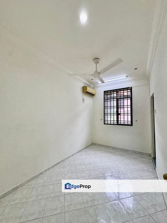 Freehold full loan double storey landed house renvoated and extend at pulai perdana johor bahru, Johor, Skudai