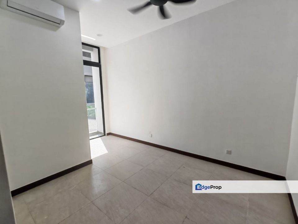 Freehold new double storey landed house at aurora sentral iskandar puteri johor, Johor, 