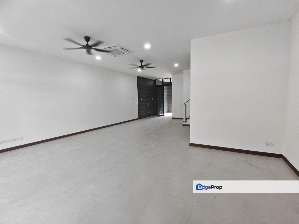 Freehold new double storey landed house at aurora sentral iskandar puteri johor, Johor, 