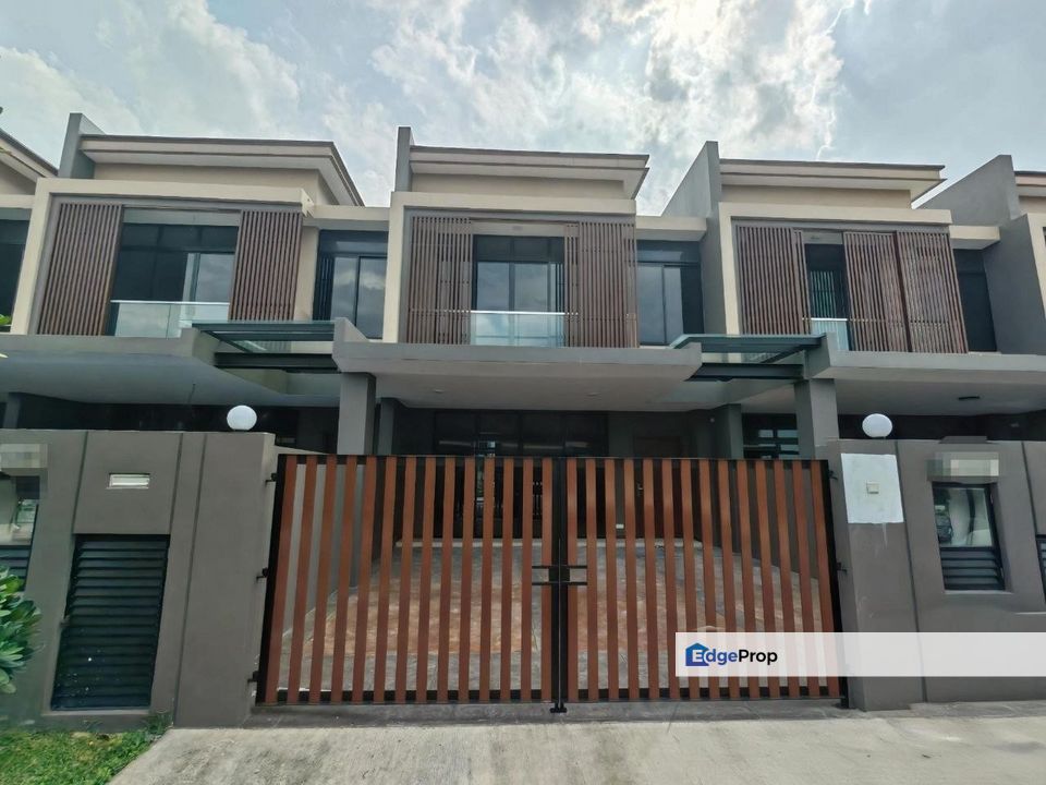 Freehold new double storey landed house at aurora sentral iskandar puteri johor, Johor, 