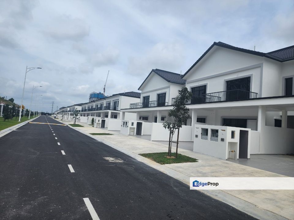 Freehold new double storey cluster house unblock view guarded at eco botanic johor bahru, Johor, Nusajaya