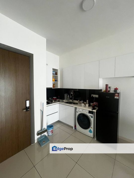 Fully furniture 2 room service apartment at elysia park residence medini, Johor, Nusajaya