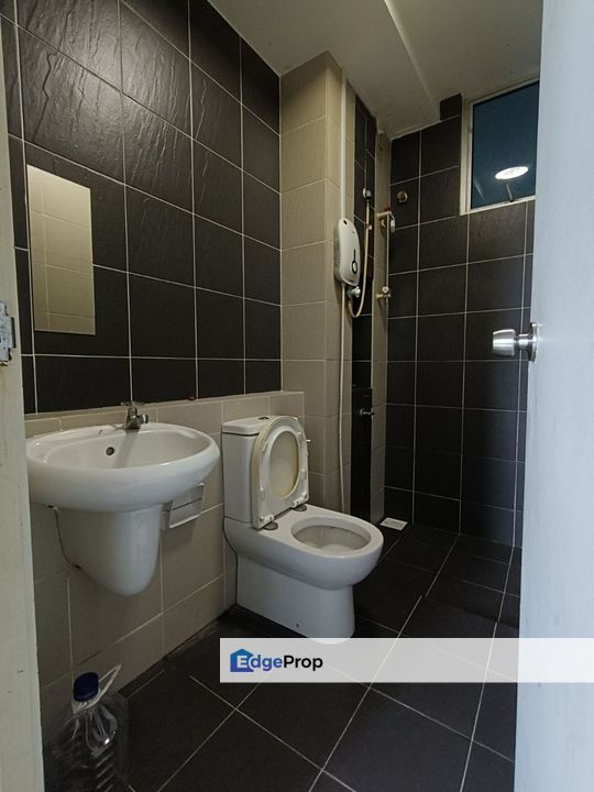 Freehold full loan 3 room service apartment at nusa duta iskandar puteri, Johor, Johor Bahru