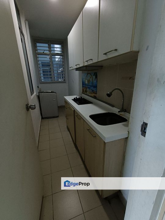 Freehold full loan 3 room service apartment at nusa duta iskandar puteri, Johor, Johor Bahru