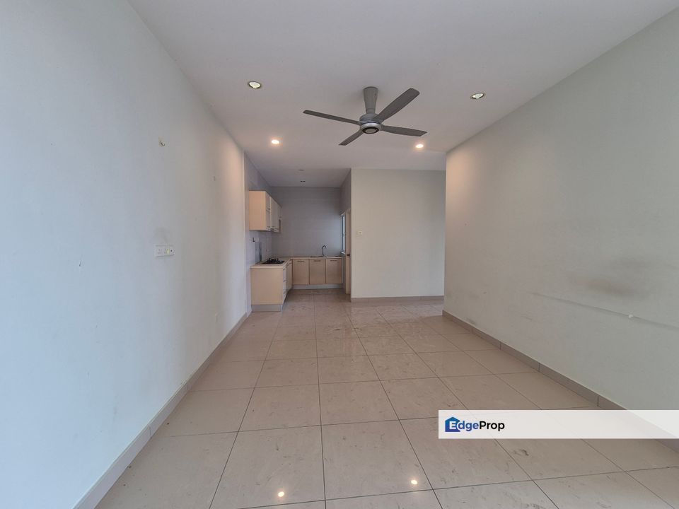 Freehold corner lot 3 room service apartment at horizon residence bukit indah iskandar puteri, Johor, Bukit Indah