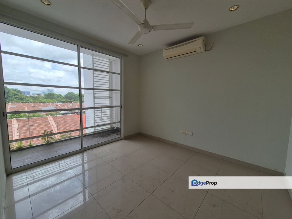 Freehold corner lot 3 room service apartment at horizon residence bukit indah iskandar puteri, Johor, Bukit Indah