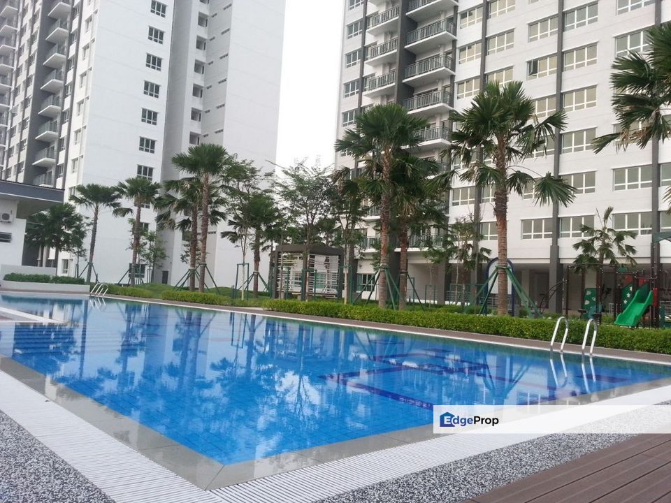 Freehold full loan 2 room service apartment at idaman residence iskandar puteri, Johor, Nusajaya