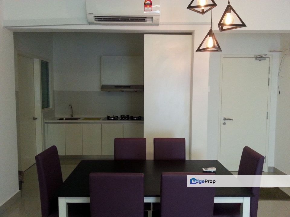 Freehold full loan 2 room service apartment at idaman residence iskandar puteri, Johor, Nusajaya