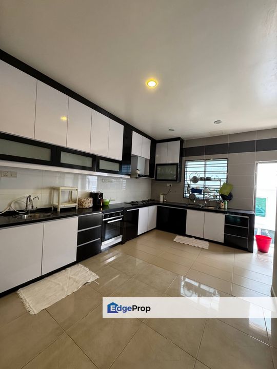 Fully furniture double storey landed house renovated and guarded at taman nusa sentral iskandar puteri, Johor, 