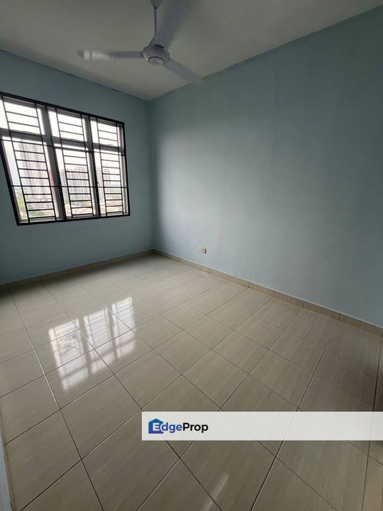 Full loan 3 room apartment for sales in kipark tampoi indah skudai johor, Johor, Tampoi
