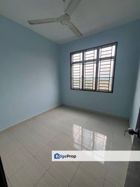 Full loan 3 room apartment for sales in kipark tampoi indah skudai johor, Johor, Tampoi
