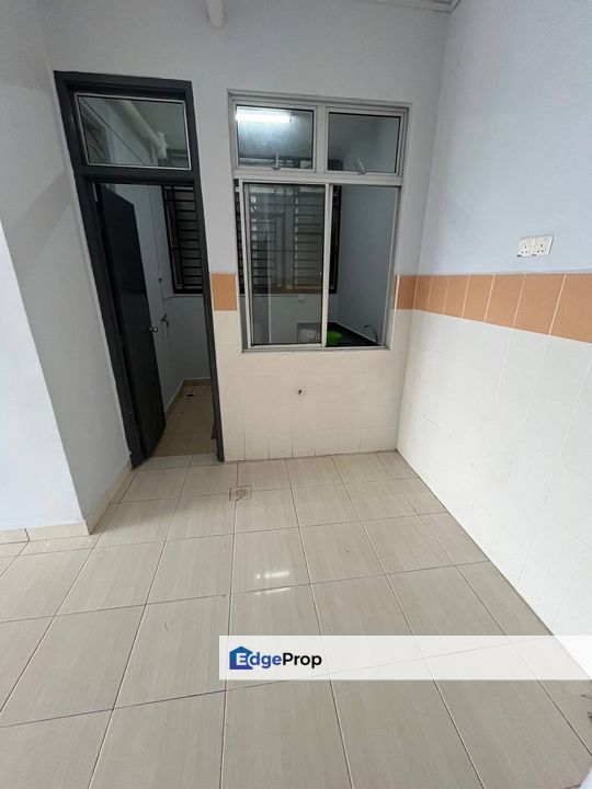 Full loan 3 room apartment for sales in kipark tampoi indah skudai johor, Johor, Tampoi