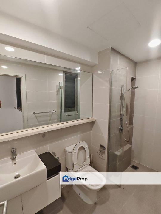 High floor seaview 2 room service apartment at iskandar residence medini, Johor, Nusajaya