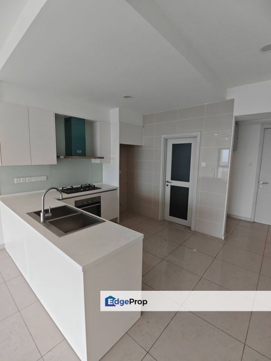 High floor seaview 2 room service apartment at iskandar residence medini, Johor, Nusajaya