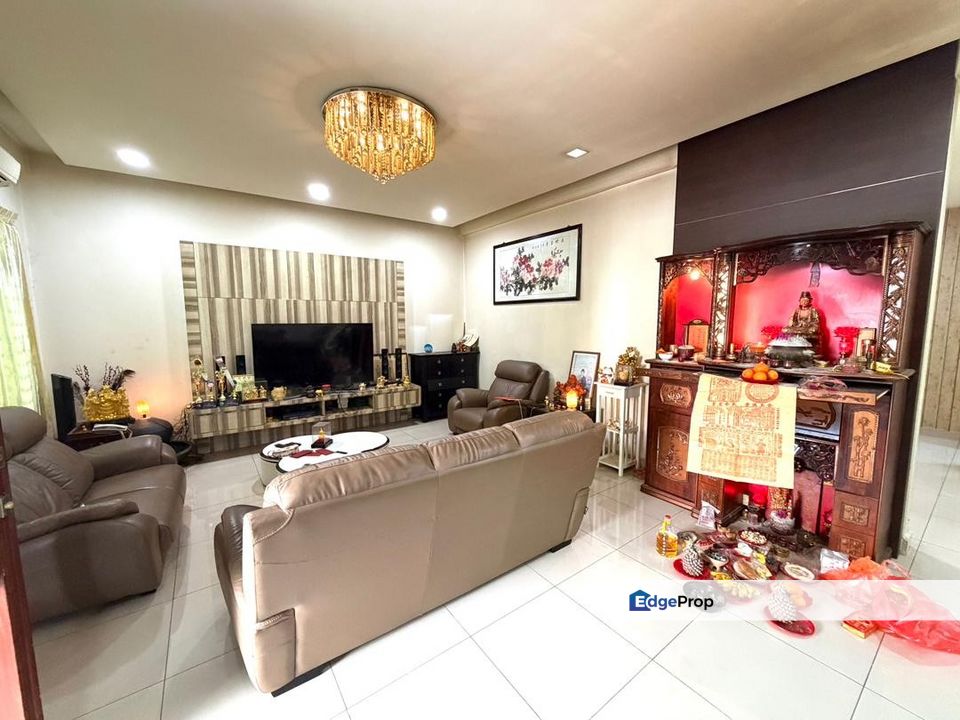 Freehold double storey semi d renovated and guarded at taman nusa duta iskandar puteri, Johor, Johor Bahru