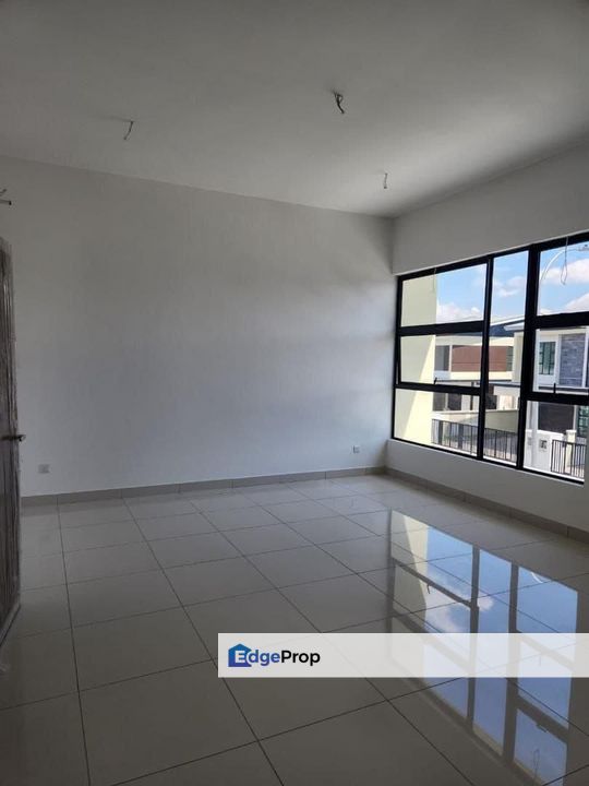 Freehold new double storey cluster house guarded at taman impian emas skudai, Johor, Johor Bahru