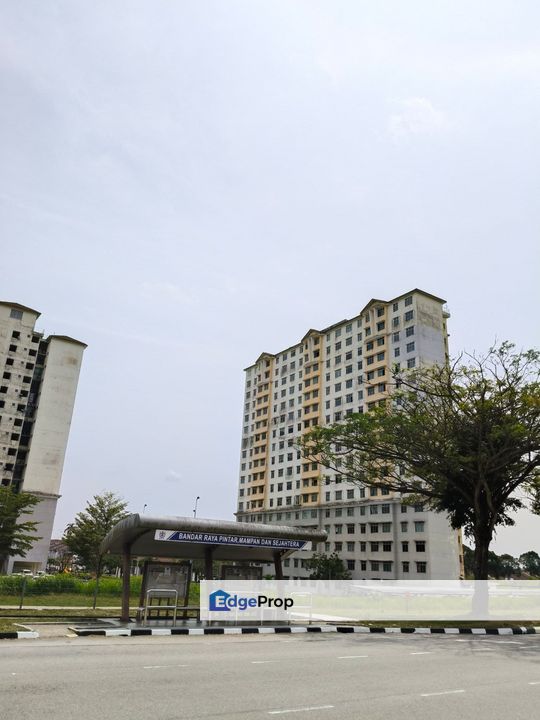 Fully furniture 3 room apartment for rent in indah court bukit indah , Johor, Bukit Indah