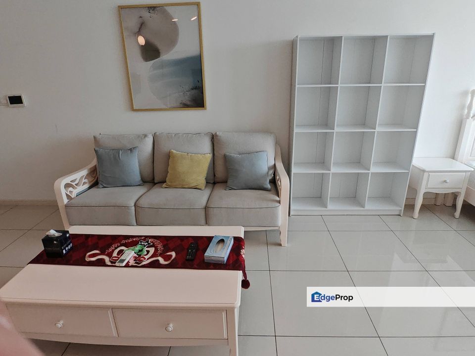 Fully furniuture mid floor service apartment at elysia park residence medini, Johor, Nusajaya