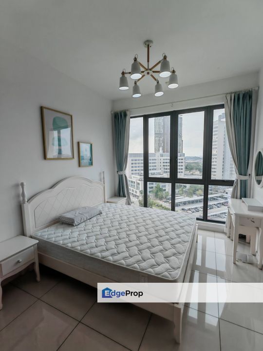 Fully furniuture mid floor service apartment at elysia park residence medini, Johor, Nusajaya
