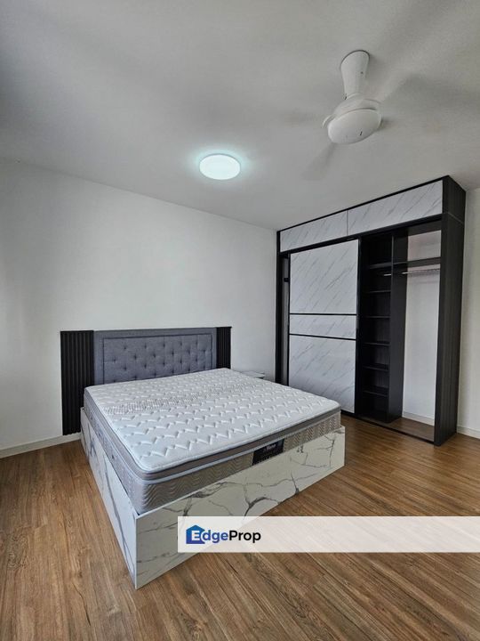 Fully renovation furniture and guarded at sunway citrine lakehomes sunway iskandar medini, Johor, 