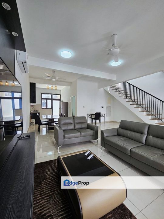 Fully renovation furniture and guarded at sunway citrine lakehomes sunway iskandar medini, Johor, 