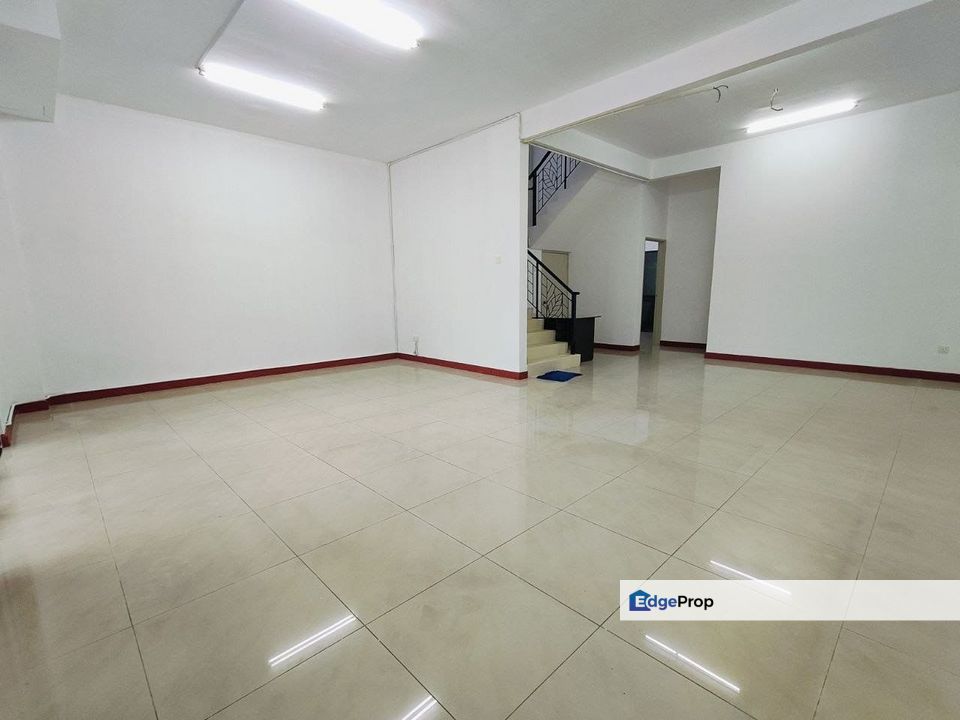 Freehold double storey landed house guarded at taman kempas utama skudai, Johor, Johor Bahru