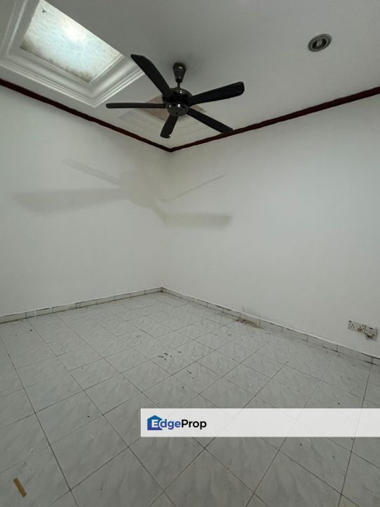 Freehold single storey landed house renovated at bandar uda utama skudai, Johor, Skudai