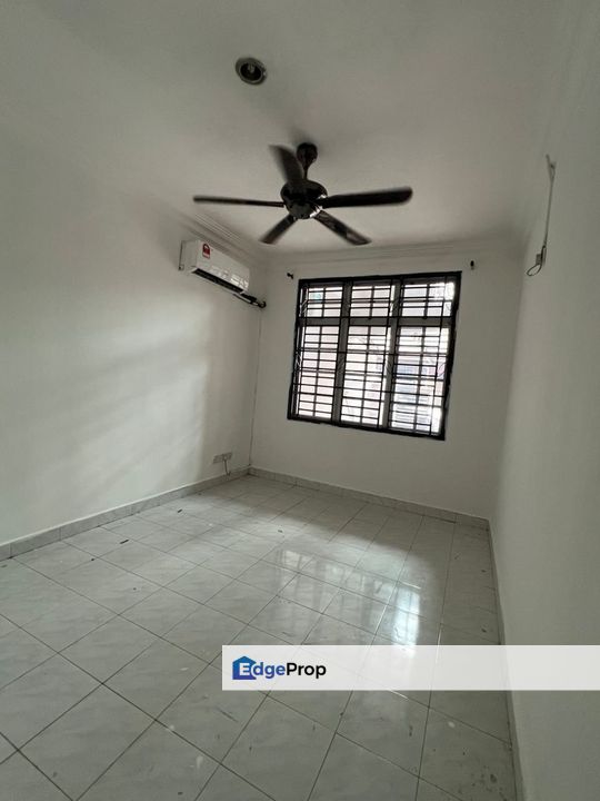 Freehold single storey landed house renovated at bandar uda utama skudai, Johor, Skudai