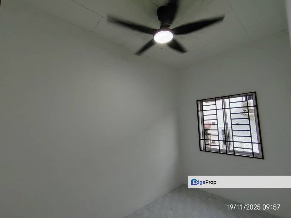 Freehold 1.5 storey landed house at taman pulai indah pekan nanas johor, Johor, Kangkar Pulai