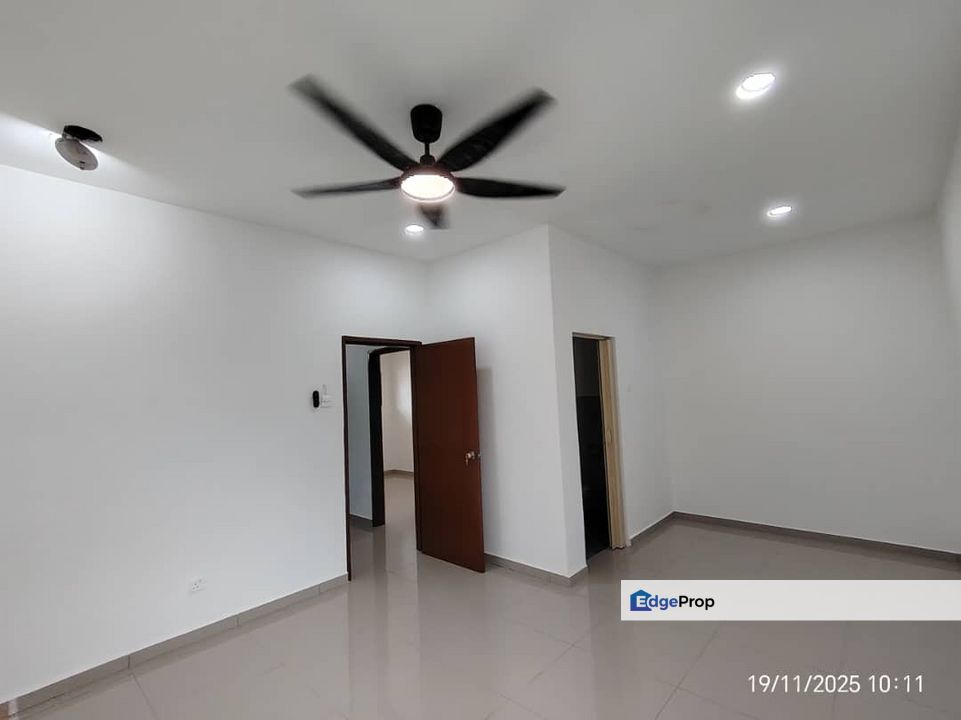 Freehold 1.5 storey landed house at taman pulai indah pekan nanas johor, Johor, Kangkar Pulai