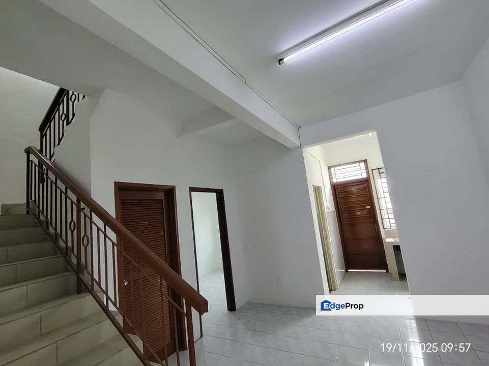 Freehold 1.5 storey landed house at taman pulai indah pekan nanas johor, Johor, Kangkar Pulai