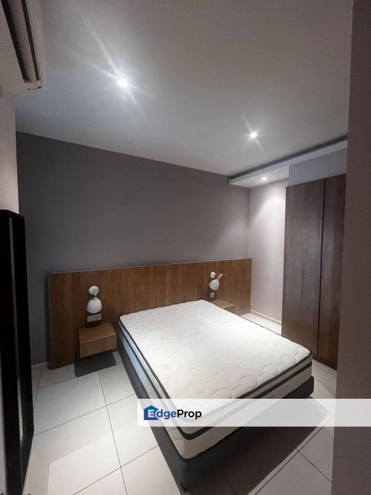 Full loan 2 room service apartment at elysia park residence medini, Johor, Nusajaya
