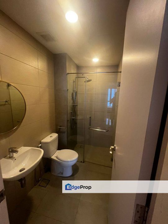 Full loan 2 room service apartment at elysia park residence medini, Johor, Nusajaya