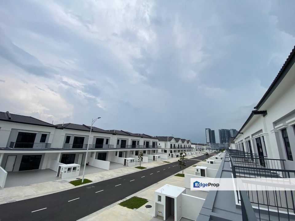 Freehold new double storey cluster house guarded at eco botanic with extra land, Johor, Nusajaya