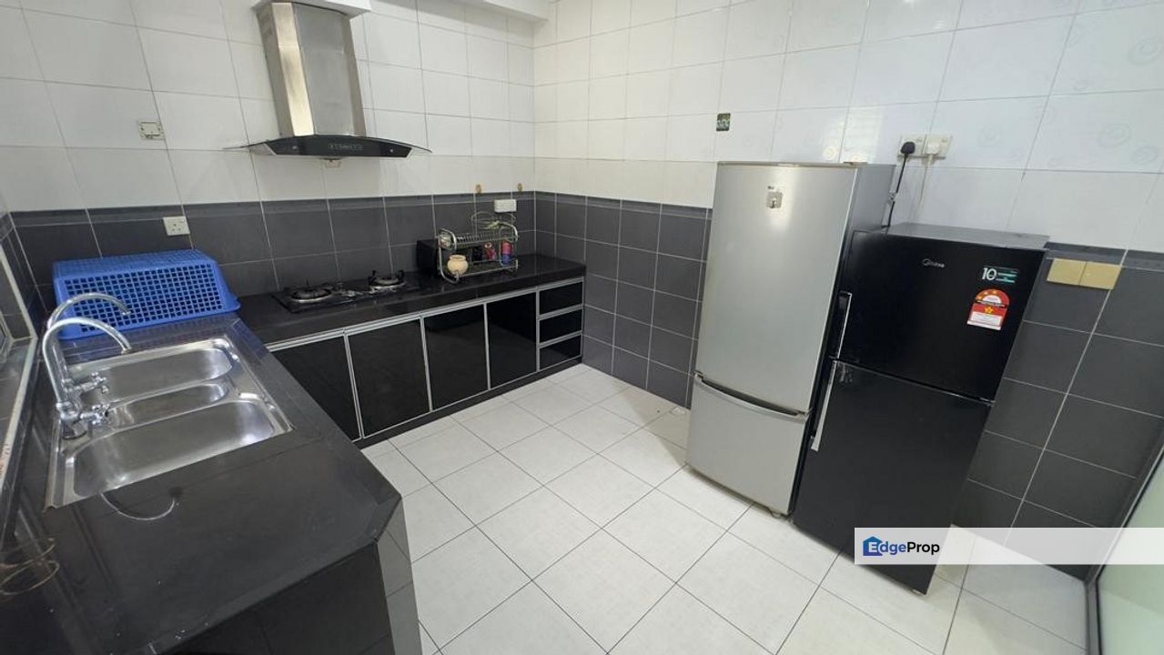 Partial furniture double storey landed house renovated and guarded at nusa idaman iskandar puteri johor, Johor, Nusajaya