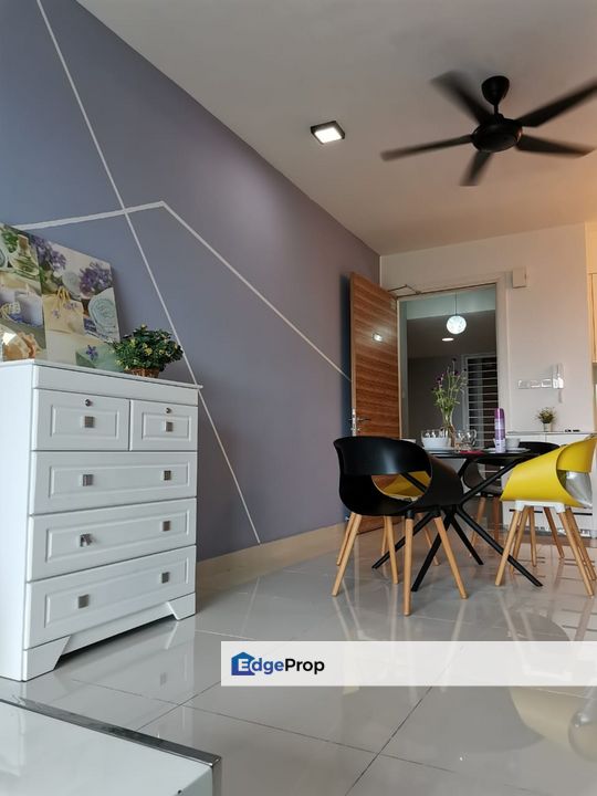 Fully furniture mid floor 1 room service apartment at teega suites puteri harbour johor, Johor, 